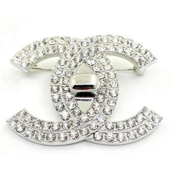 Chanel Interlocking CC Silver Turnlock CZ Brooch Autumn 2022 (CCXX039) - Picture 1 of 6